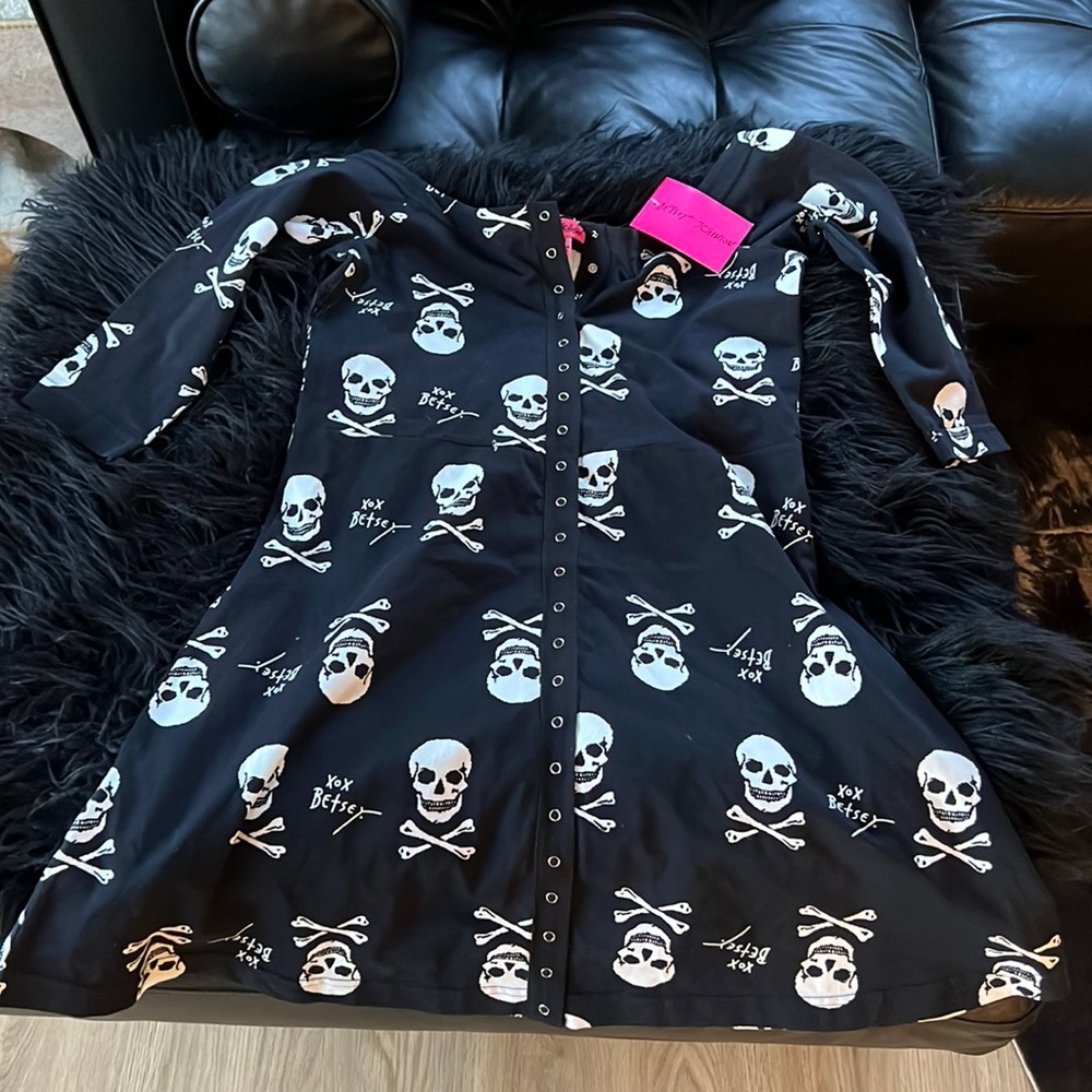 Betsey Johnson Medium Black Skull Print Skater Dress NWT